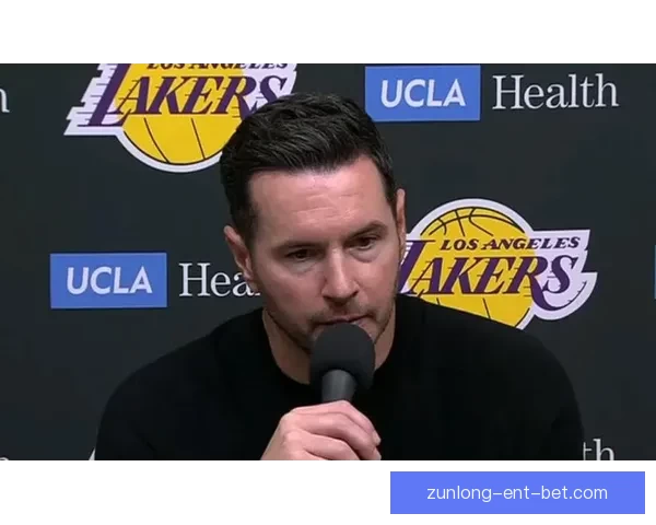 雷迪克称东契奇末节精彩发挥 詹姆斯状态让人自愧不如 雷迪克称东契奇末节精彩发挥 詹姆斯状态让人自愧不如